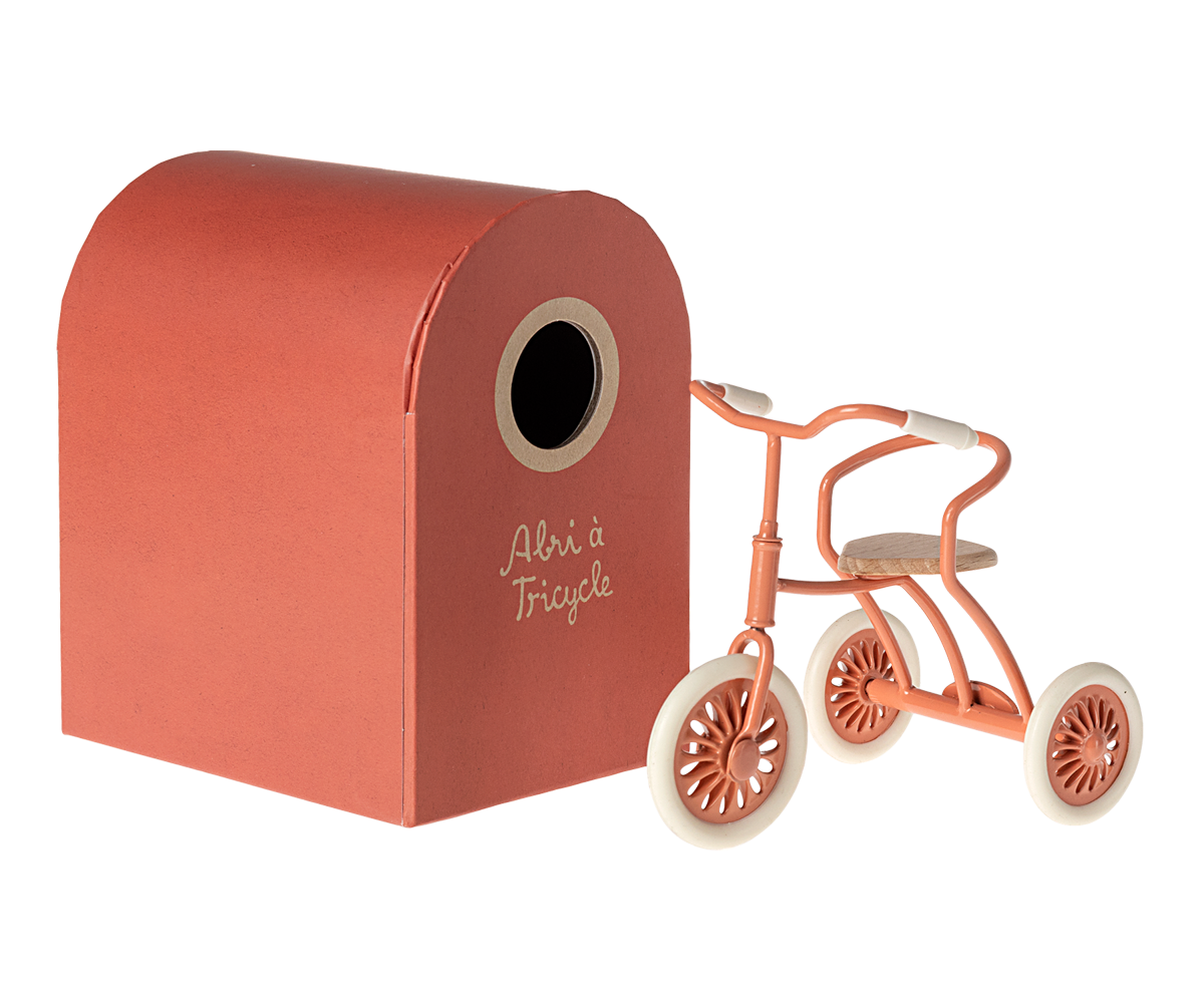 Maileg Abri à Tricycle. Mouse - Coral at Bibelot Leek