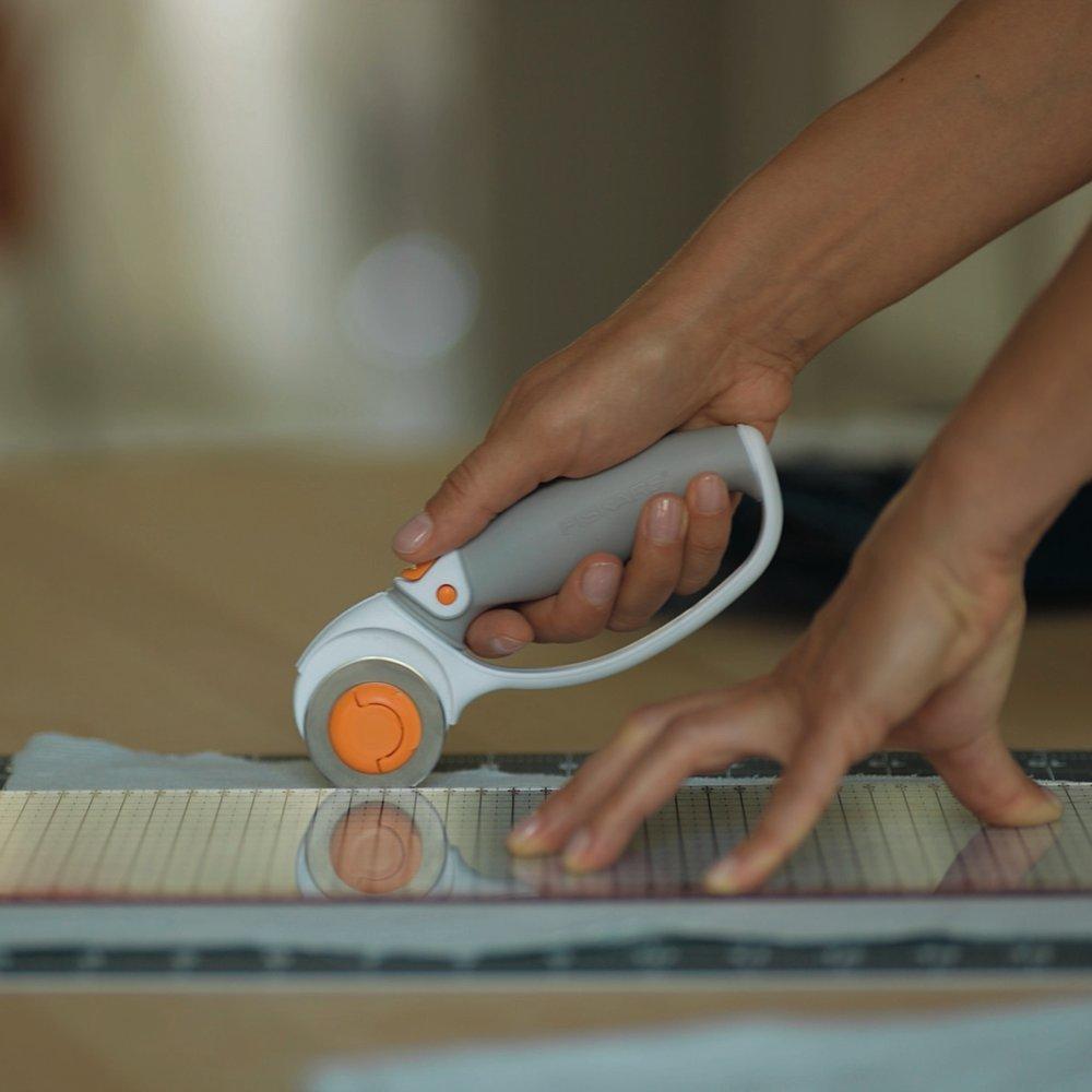 Fiskars Loop Titanium Easy Blade Change Rotary Cutter: 45mm at Bibelot Leek