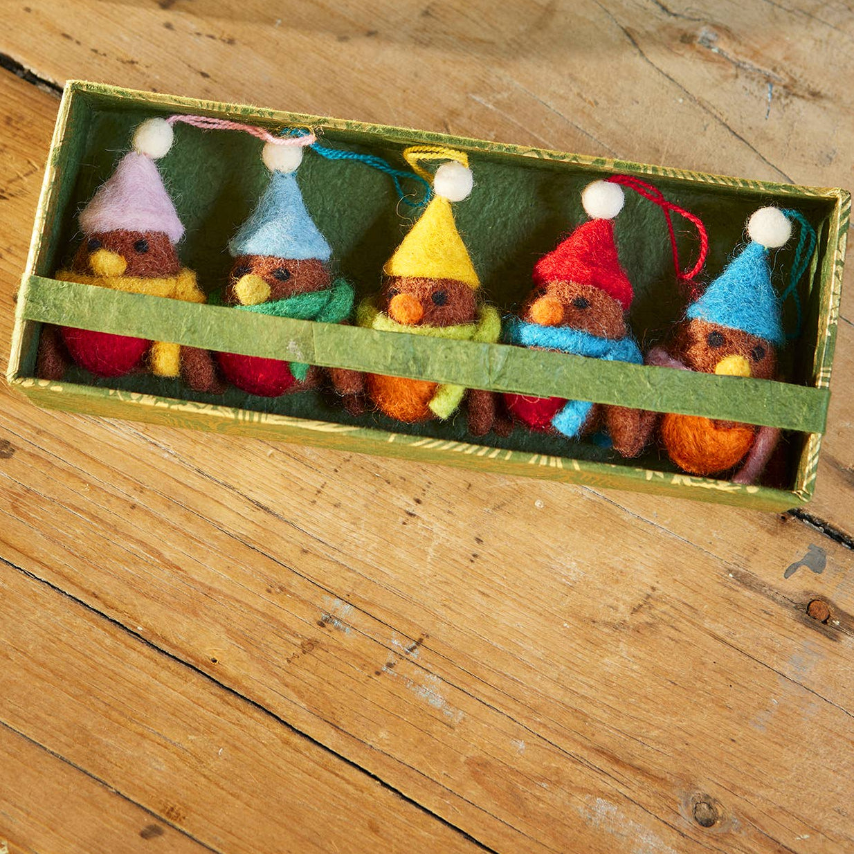 Namaste Fair Trade Set of 5 Hanging Felt Robin Decorations