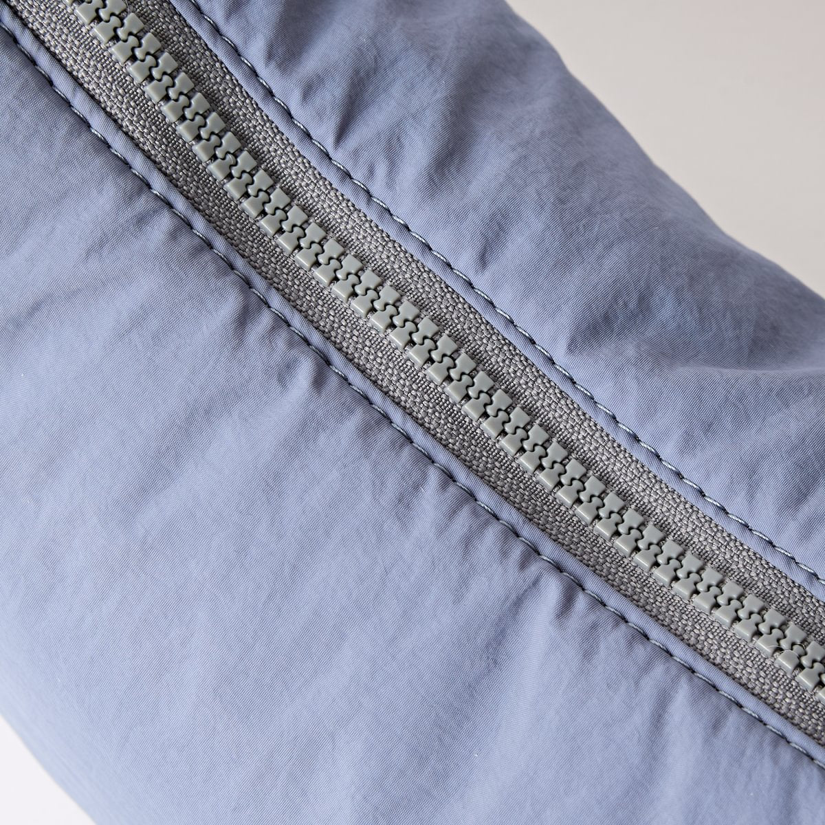 Roka Farringdon Taslon: Retro Blue