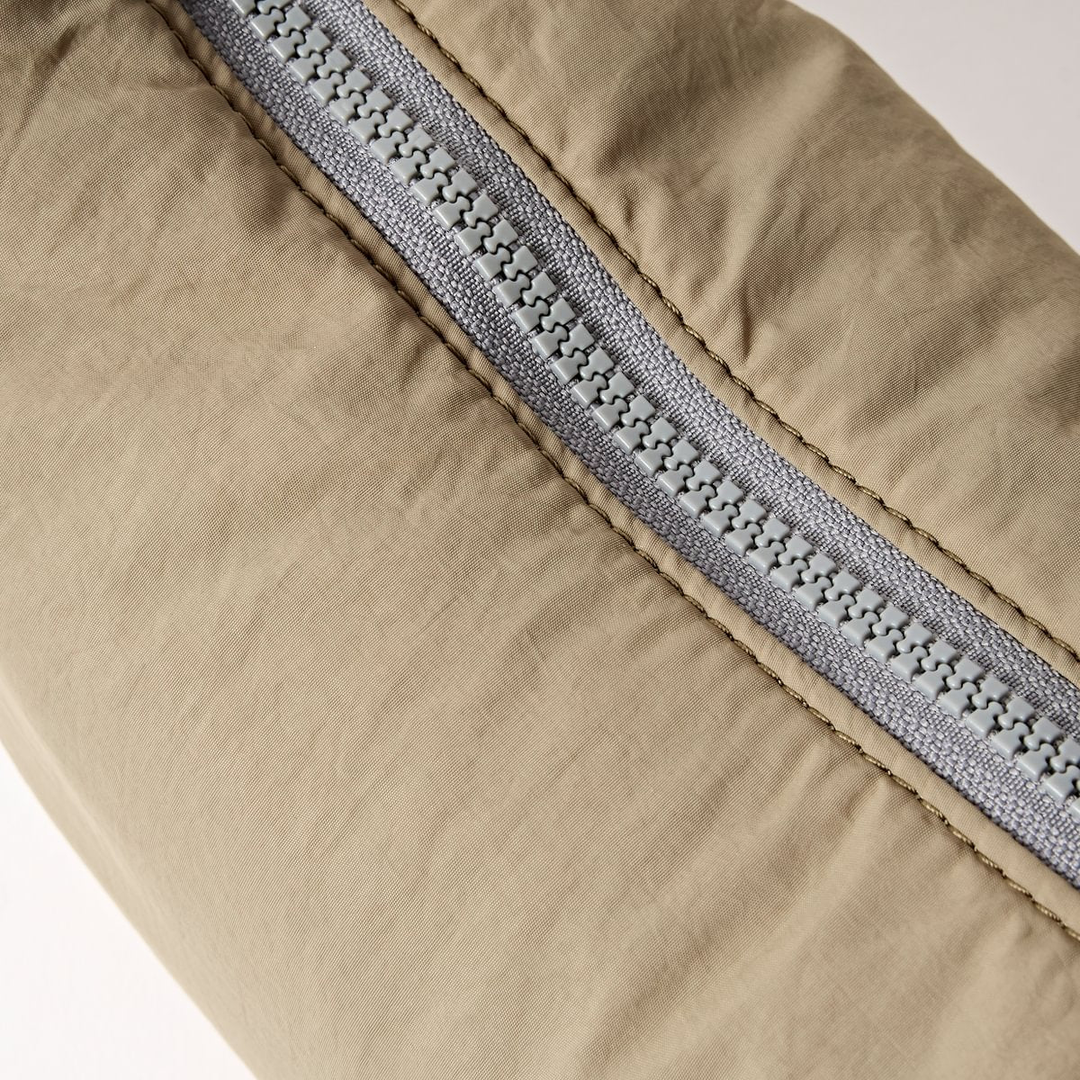 Roka Farringdon Taslon: Taupe