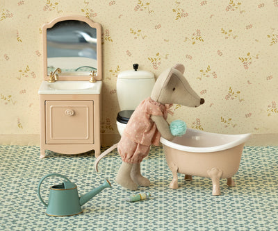 Maileg Bathtub, Mouse - Rose at Bibelot Leek
