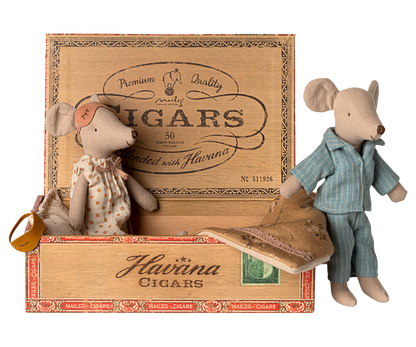 Maileg Mum & Dad Mice in Cigarbox