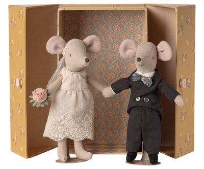 Maileg Wedding Mice Couple in Box, Mum and Dad at Bibelot Leek
