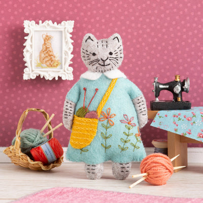 CORINNE LAPIERRE LIMITED
Mrs. Cat Loves Knitting Felt Craft Mini Kit
