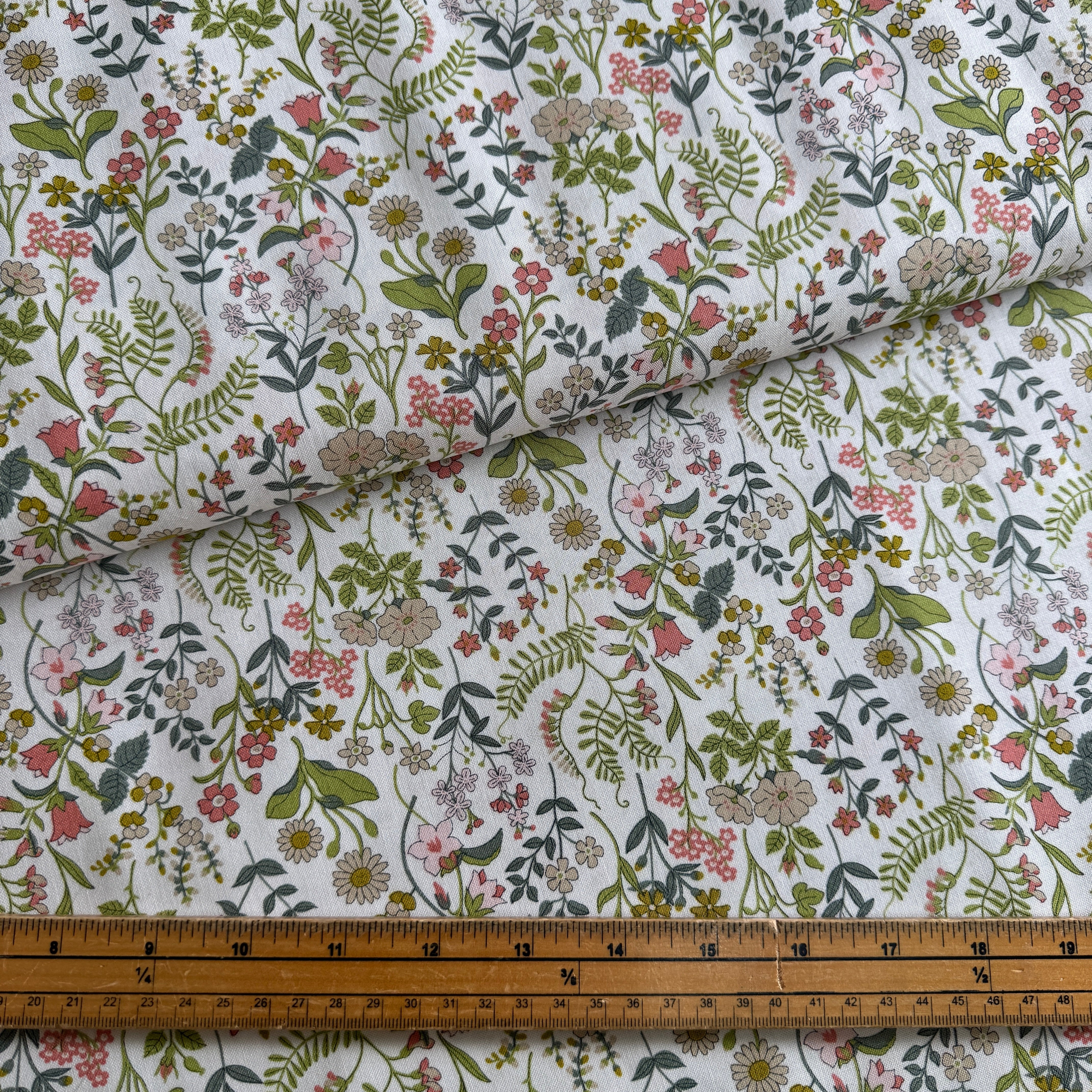 Liberty Botanist's Walk: Lola Scatter 01667411C at Bibelot Leek