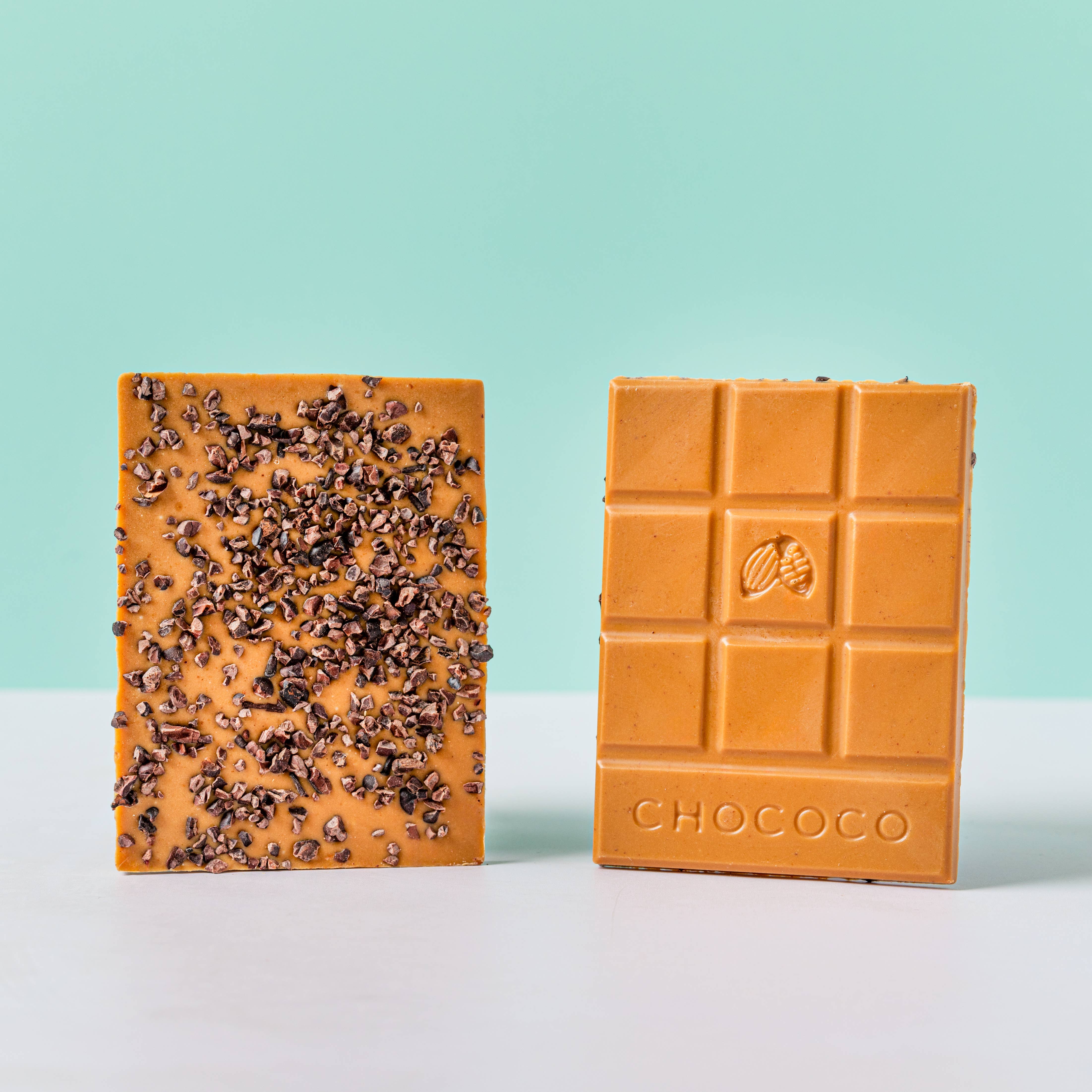 Chococo Going for Gold Blonde Caramel Chocolate Bar with crunchy cocoa nibs Bibelot Leek