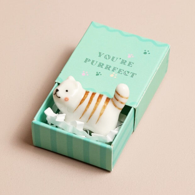 Lisa Angel Tiny Matchbox Ceramic Cat Token Bibelot Leek