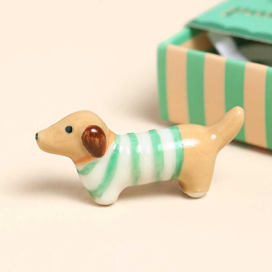 Lisa Angel Tiny Matchbox Ceramic Sausage Dog Token Bibelot Leek